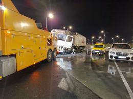 Pożar ciężarówki na A4: Poparzony kierowca trafił do szpitala