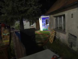 Pożar domu jednorodzinnego na ul. Grzybowej w Opolu: dwie osoby poszkodowane