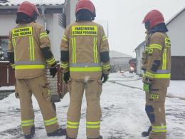 Pożar stolarni w Chrząstowicach: 6 zastępów straży w akcji