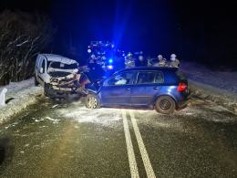 Czołowe zderzenie w Kalinowie - 4 osoby w szpitalu