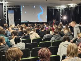 Miniwykłady medyczne na rzecz WOŚP: studenci Collegium Medicum przybliżają młodzieży