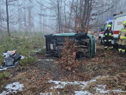 Dachowanie samochodu w Osowcu - jedna osoba w szpitalu
