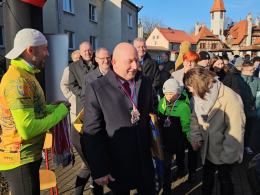 Dyrektor szkoły w Zawadzkiem przebiegł 4500 kilometrów, by uczniowie mieli windę