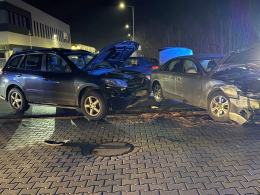 Zderzenie dwóch aut na Północnej