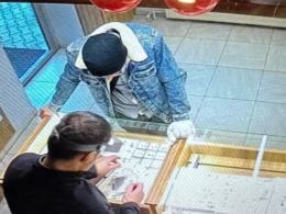 Policja poszukuje sprawcy kradzieży w Kędzierzynie-Koźlu. Opublikowano wizerunek podejrzanego
