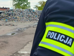 Oszukiwali przy odbiorze odpadów - łącznie usłyszeli ponad 100 zarzutów