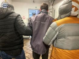 Ukradł karton wódki i staranował pracownika sklepu - nie uniknie odpowiedzialności