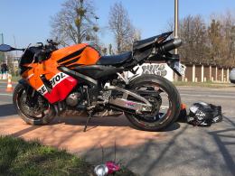 Zderzenie motocykla z samochodem osobowym na ul. Hallera w Opolu
