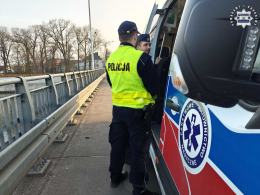Policjanci uratowali mężczyznę, który chciał targnąć się na własne życie
