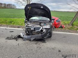 Zderzenie trzech samochodów na DK46 w Grabinie. Cztery osoby trafiły do szpitala