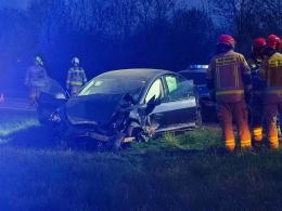 Zderzenie dwóch samochodów na obwodnicy Opola. Ruch odbywa się wahadłowo