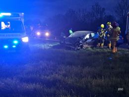 Zderzenie dwóch samochodów na obwodnicy Opola. Ruch odbywa się wahadłowo