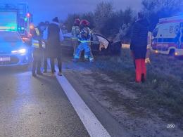 Zderzenie dwóch samochodów na obwodnicy Opola. Ruch odbywa się wahadłowo