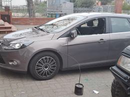 Awanturował się, wybił szybę i uciekł. Policja poszukuje sprawcy
