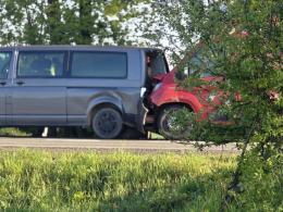 Zderzenie trzech pojazdów na DK46 w Malerzowicach Wielkich. Udział brało jedenastu uczestników