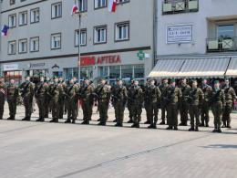 Biało-czerwone flagi na ulicach Opola. Uroczystości z okazji Dnia Flagi