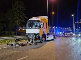 Zderzenie ciężarówki z osobówką na obwodnicy Opola. Jedna osoba poszkodowana