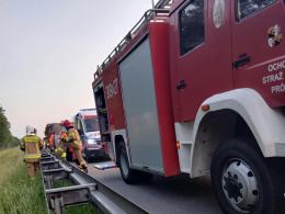 Dachowanie samochodu na A4 pod Opolem, kierowca odnaleziony kilometr dalej