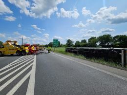 Groźny incydent na obwodnicy Kluczborka - ciężarówka wypadła z drogi