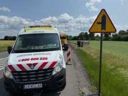 Groźny incydent na obwodnicy Kluczborka - ciężarówka wypadła z drogi