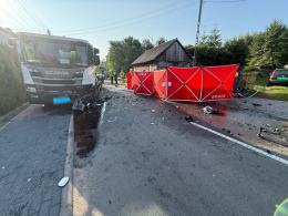 Śmiertelny wypadek w Żytniowie. Nie żyje kierująca osobówką (Aktualizacja)