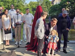 Ewa Demarczyk wraca do Opola - nowy pomnik uroczyście odsłonięty