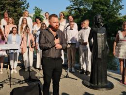 Ewa Demarczyk wraca do Opola - nowy pomnik uroczyście odsłonięty