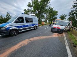 Czołowe zderzenie na DK45 w Zawadzie. Dwie osoby trafiły do szpitala