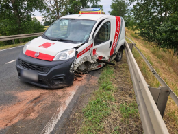 Czołowe zderzenie na DK45 w Zawadzie. Dwie osoby trafiły do szpitala