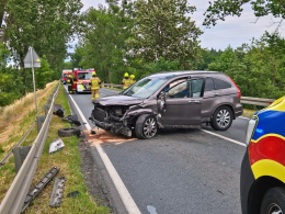 Czołowe zderzenie na DK45 w Zawadzie. Dwie osoby trafiły do szpitala