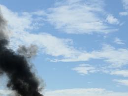Pożar w Jełowej. Płonie fadroma. Trzy jednostki w akcji