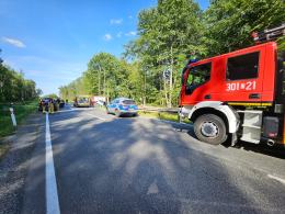 Zderzenie opla i forda w Jełowej. Cztery osoby trafiły do szpitala