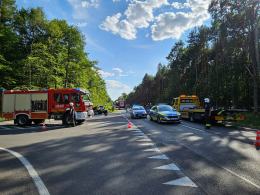 Zderzenie opla i forda w Jełowej. Cztery osoby trafiły do szpitala