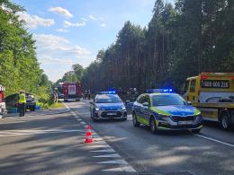 Zderzenie opla i forda w Jełowej. Cztery osoby trafiły do szpitala