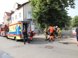 Pożar domu w Opolu - jedna osoba w szpitalu, koty uratowane przez strażaków