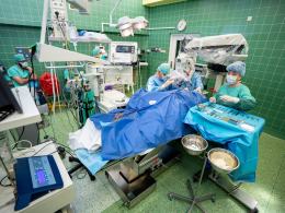 USK: Nowoczesny implant ślimakowy wszczepiony po raz pierwszy dorosłemu pacjentowi