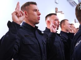 Nowi policjanci w garnizonie opolskim - uroczyste ślubowanie za nimi