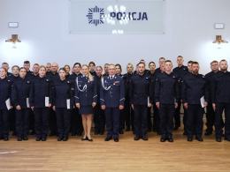 Nowi policjanci w garnizonie opolskim - uroczyste ślubowanie za nimi