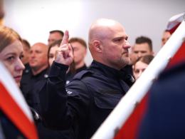 Nowi policjanci w garnizonie opolskim - uroczyste ślubowanie za nimi