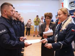 Nowi policjanci w garnizonie opolskim - uroczyste ślubowanie za nimi
