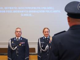 Nowi policjanci w garnizonie opolskim - uroczyste ślubowanie za nimi