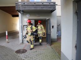 Pożar w mieszkaniu przy ul. Waryńskiego w Opolu - dziewczynka trafiła do szpitala