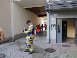 Pożar w mieszkaniu przy ul. Waryńskiego w Opolu - dziewczynka trafiła do szpitala