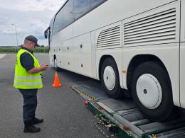 Skontrolowano 61 autokarów w ramach akcji "Bezpieczny autokar" na Opolszczyźnie