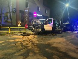 Zderzenie busa z osobówką w Grodźcu - dwie osoby ranne