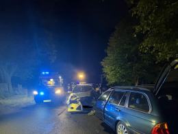Zderzenie dwóch samochodów w Kadłubie Turawskim. Dwie osoby trafiły do szpitala