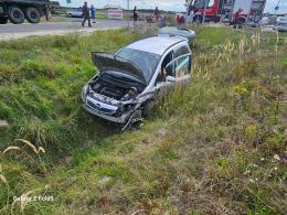 Wypadek na DK45 w Jełowej - dwie osoby w szpitalu