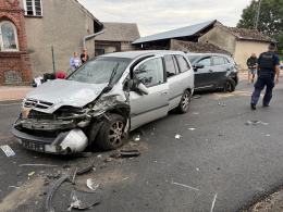 Wypadek w Dobrzeniu Wielkim. Cztery samochody brały udział w zderzeniu
