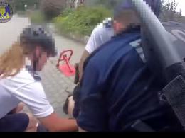 Opole: Agresywny mężczyzna pluł na policjantów, wyzywał i próbował się samookaleczyć WIDEO