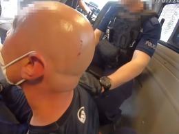 Opole: Agresywny mężczyzna pluł na policjantów, wyzywał i próbował się samookaleczyć WIDEO